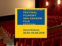 Baner z okładką książki DOCS+SCIENCE na 56.KRAKOWSKIM FESTIWALU FILMOWYM